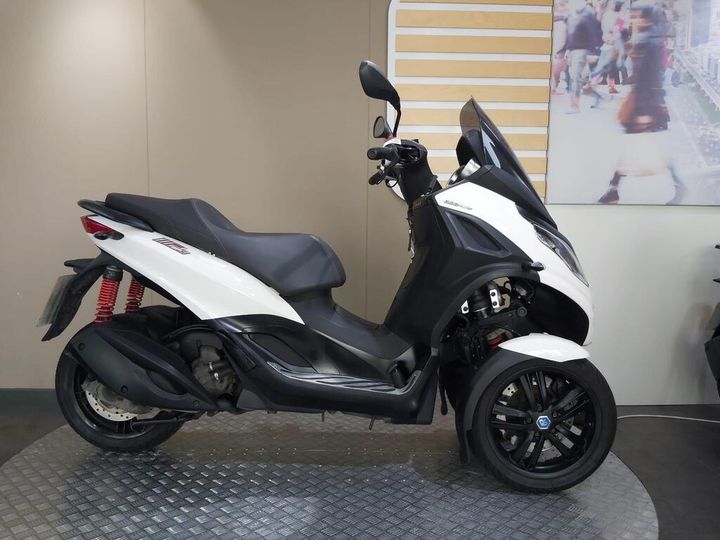 Piaggio MP3 300 2021