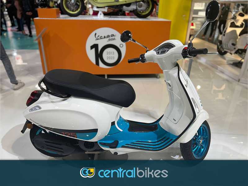 Central Bikes presents the EICMA 2022 Vespa 946 10° Anniversario