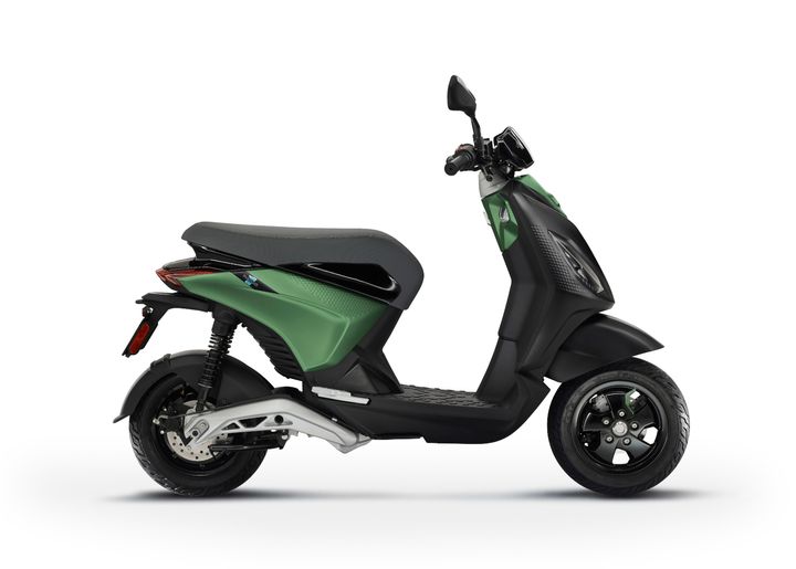 Piaggio One Active Forest Mix Right Side