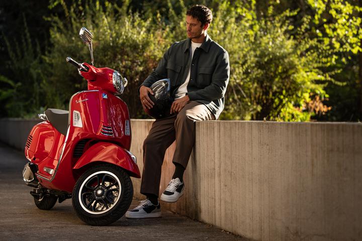 Red Vespa GTS 125cc 2023 model